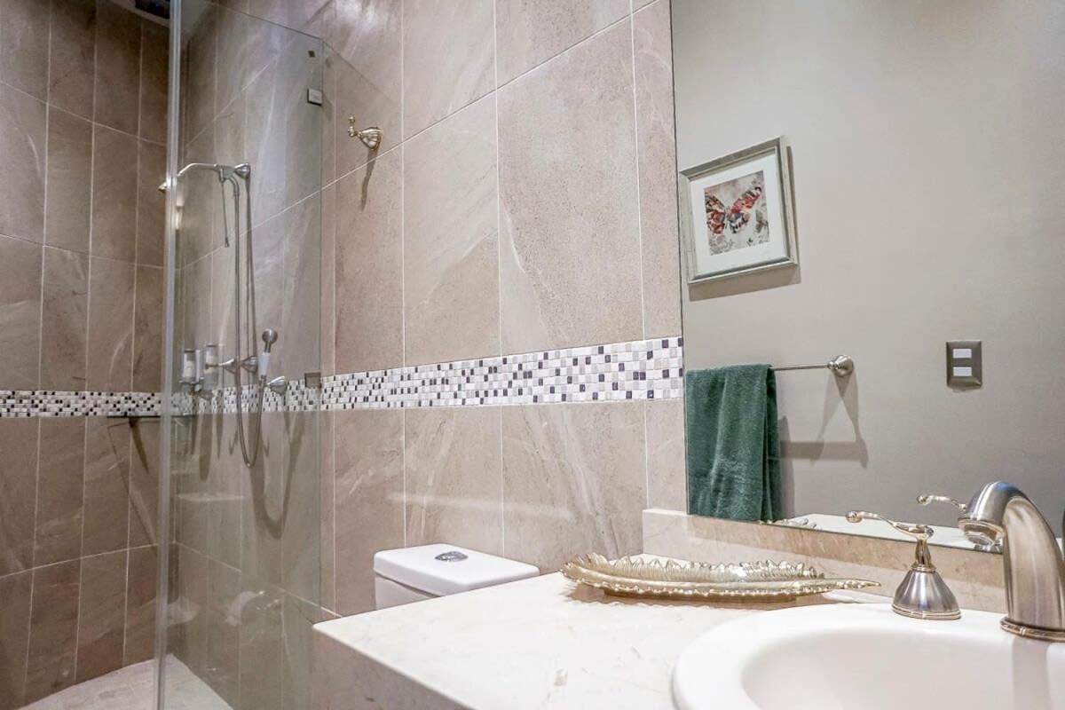 Lujoso Departamento En Leon Apartment Ngoại thất bức ảnh