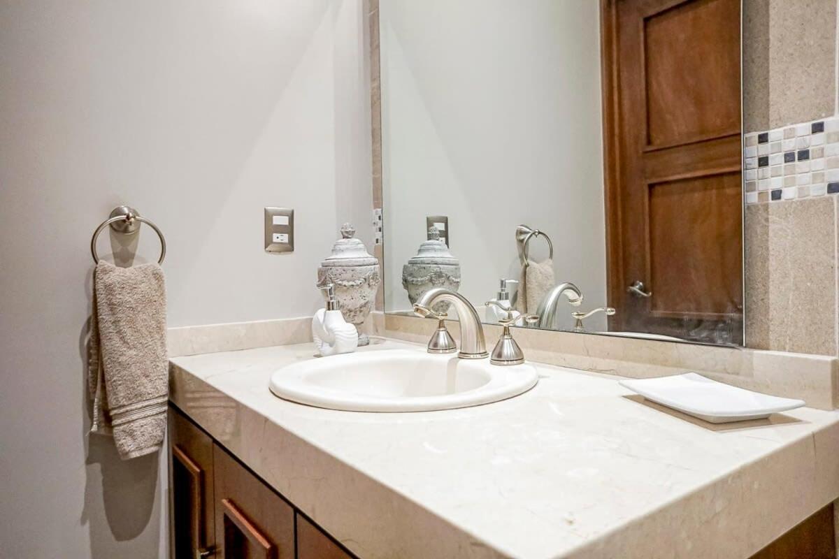 Lujoso Departamento En Leon Apartment Ngoại thất bức ảnh